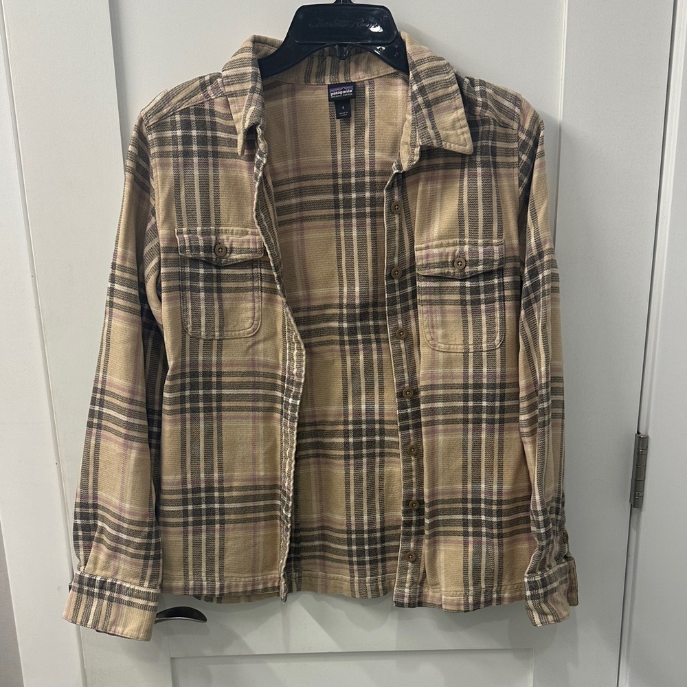 Patagonia Organic Cotton Plaid Shirt in Beige and Dark Brown